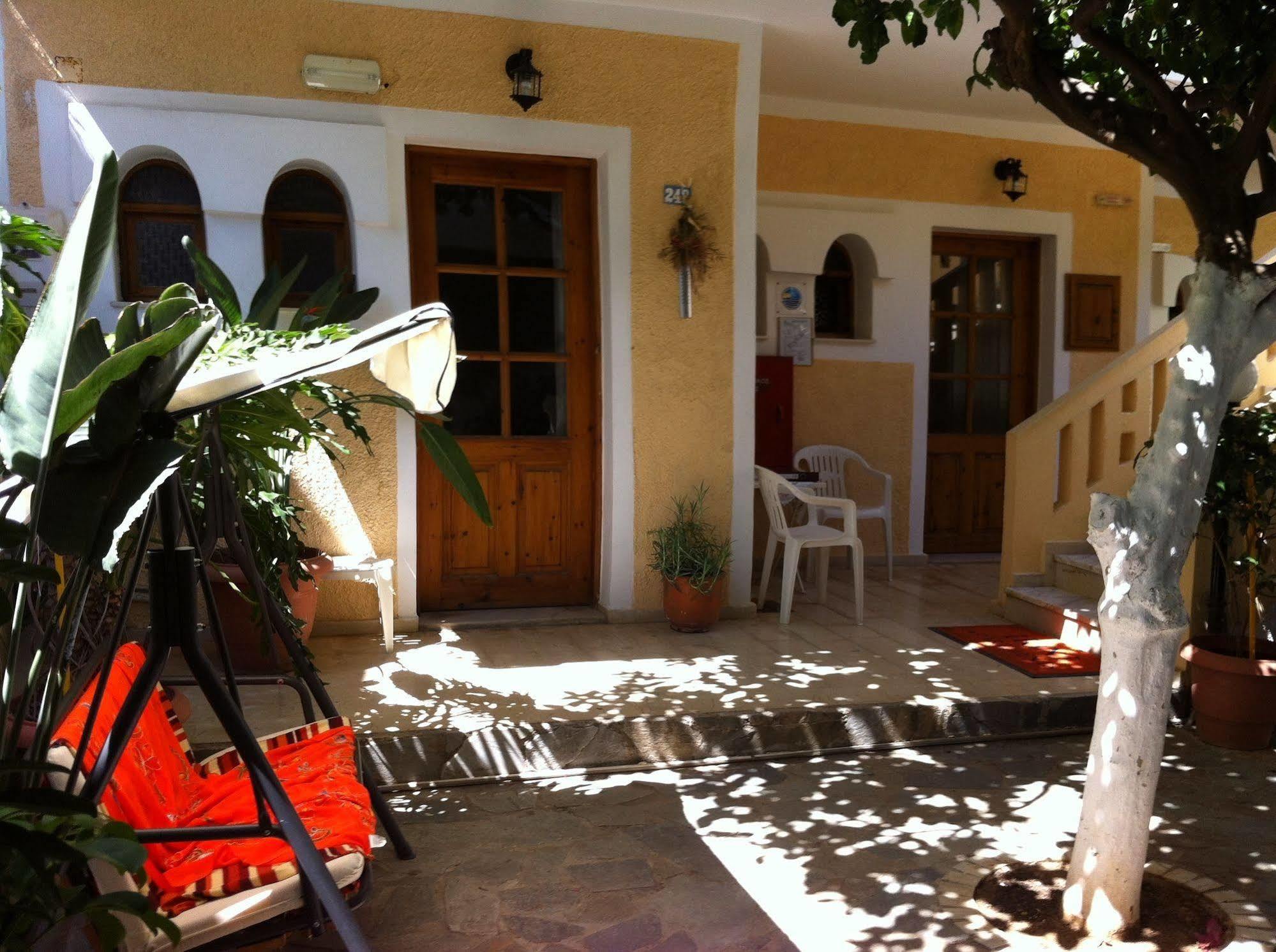 Irini Family Studios Platanés Exterior foto